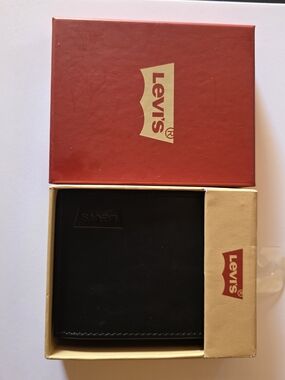 Levi's Black Leather Bi-Fold Wallet